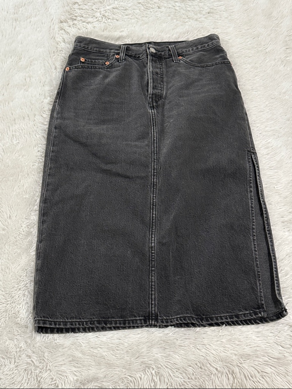 🐬 Levi’s Denim Midi Skirt